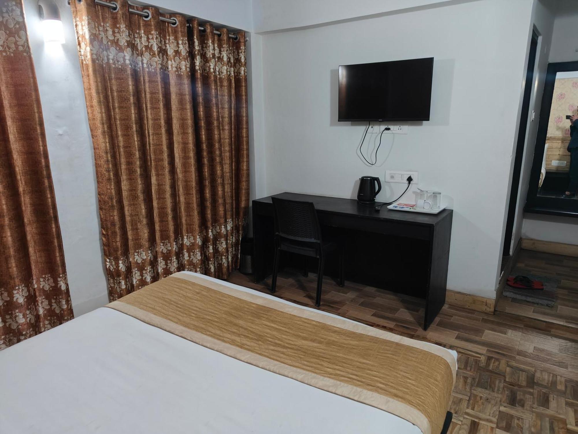 Cherrywood Suites & Spa By Easygorooms دارجيلنغ المظهر الخارجي الصورة